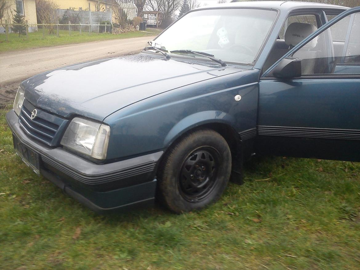 Opel ascona billede 1