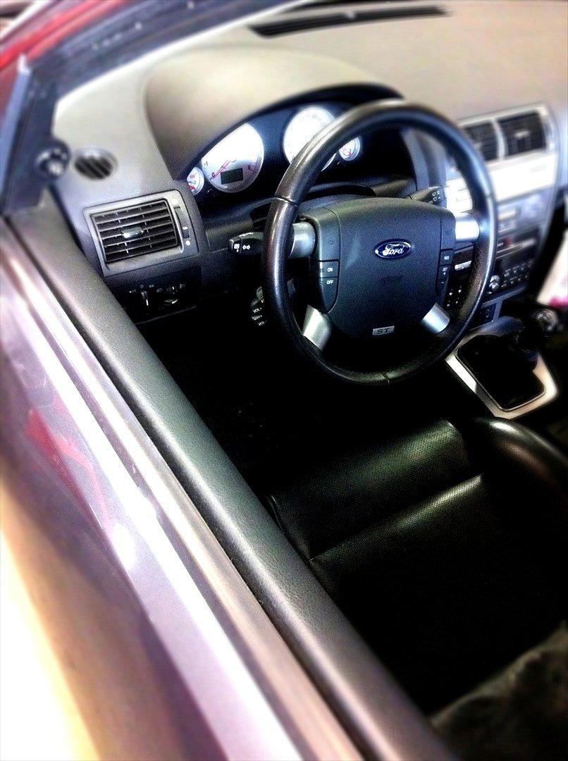 Ford Mondeo ST220 billede 10