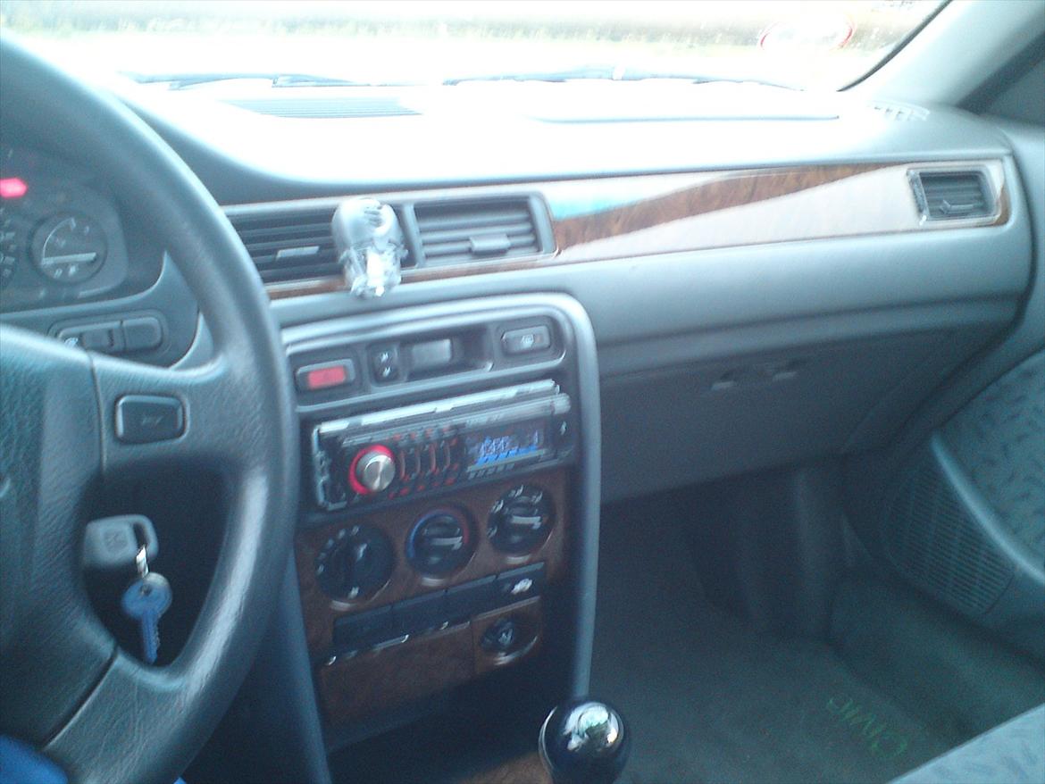 Honda Civic 1.6 v-tec solgt - Inden i billede 11