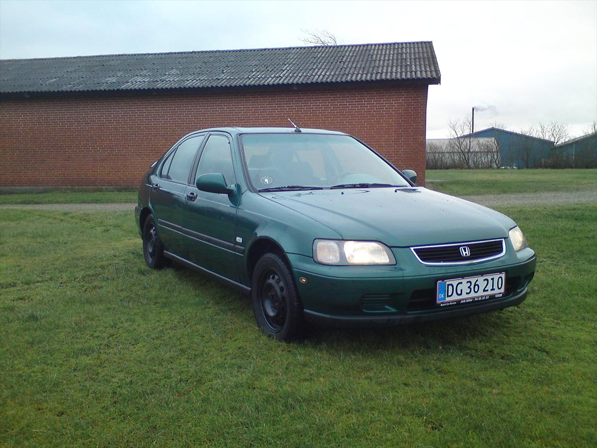 Honda Civic 1.6 v-tec solgt - Uden på billede 2