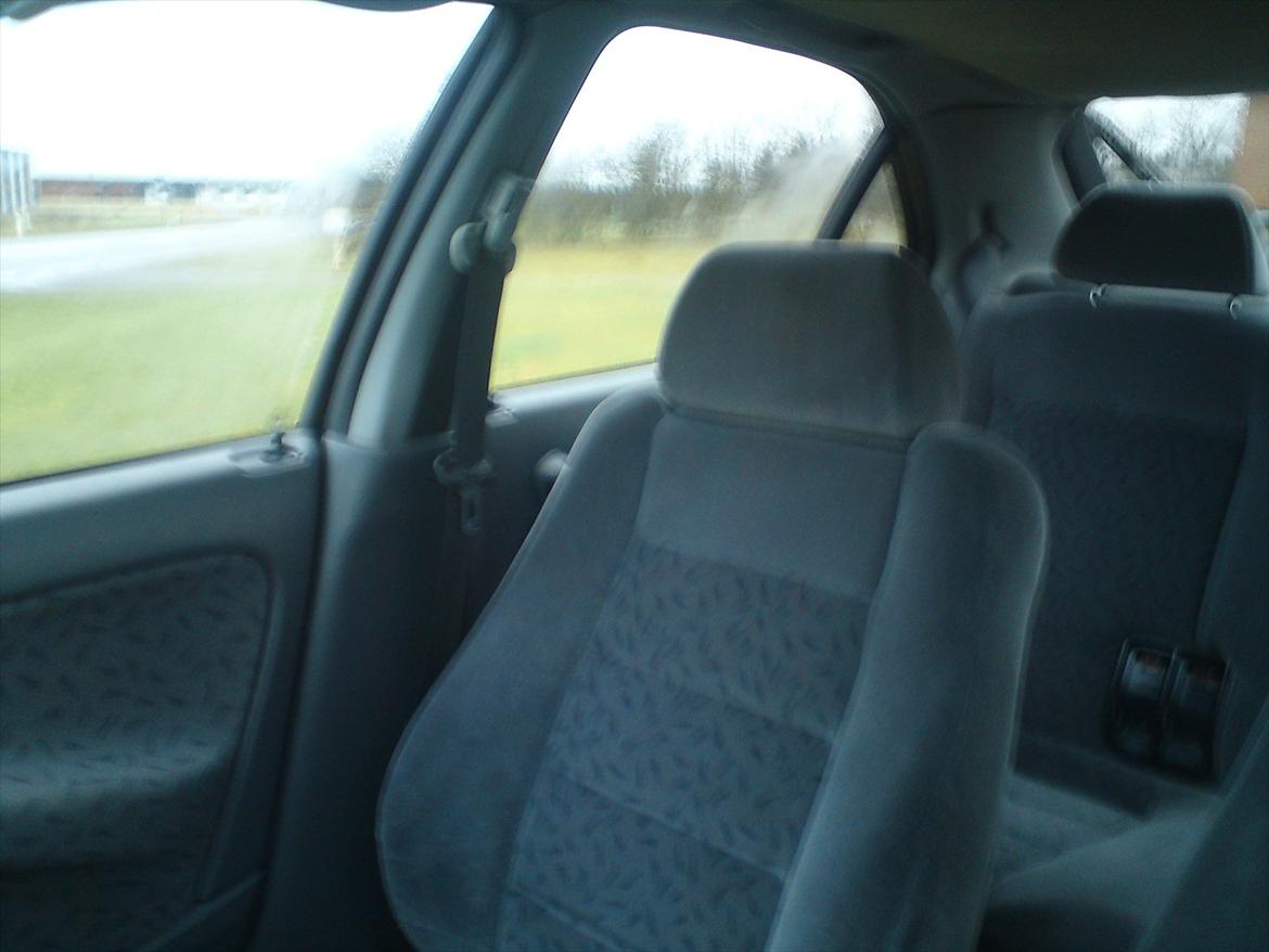 Honda Civic 1.6 v-tec solgt - Inden i billede 13