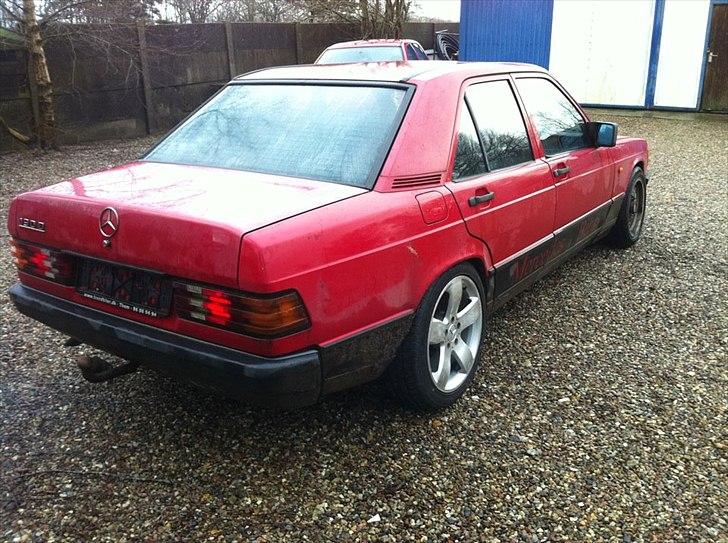 Mercedes Benz w201 190 - med prøve montering af det ene sommer fælg, for at de hvordan det ser ud billede 11