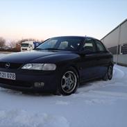 Opel Vectra B 2,0 16V - Totalskadet -