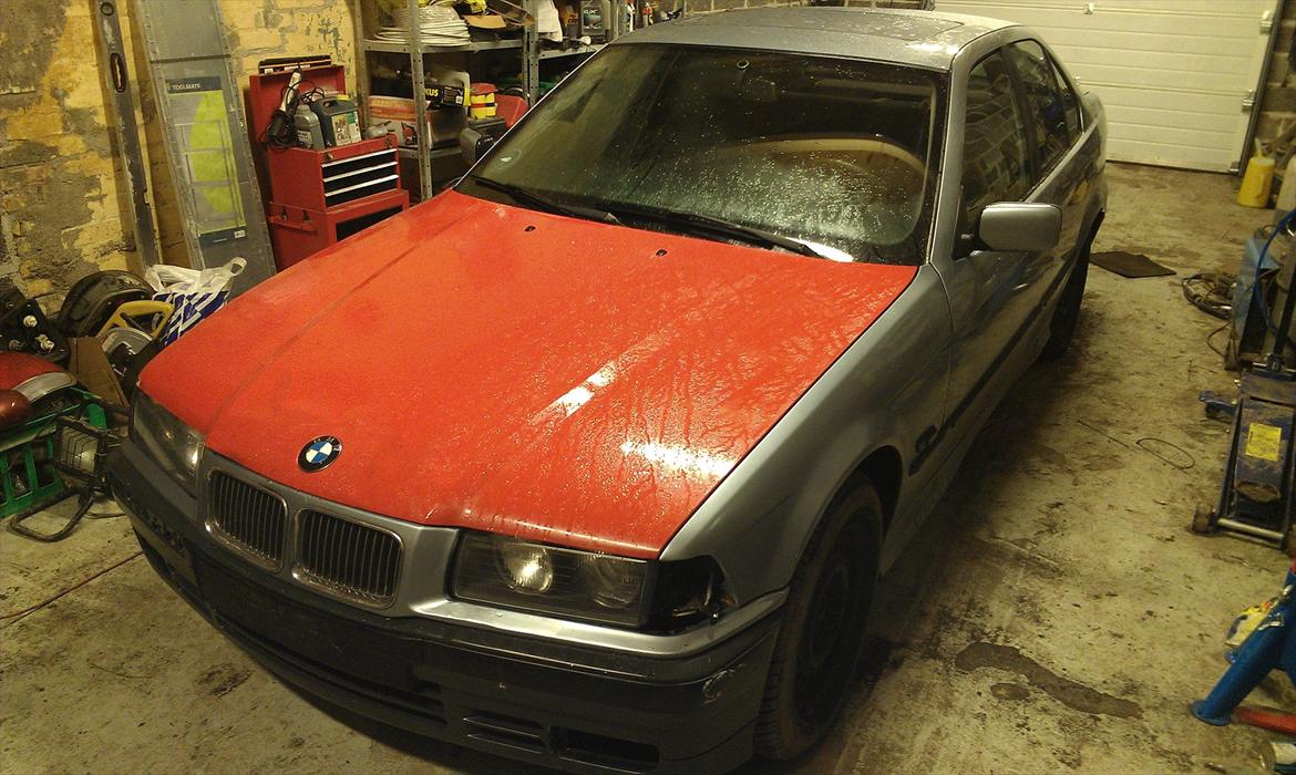 BMW E36 318i billede 1