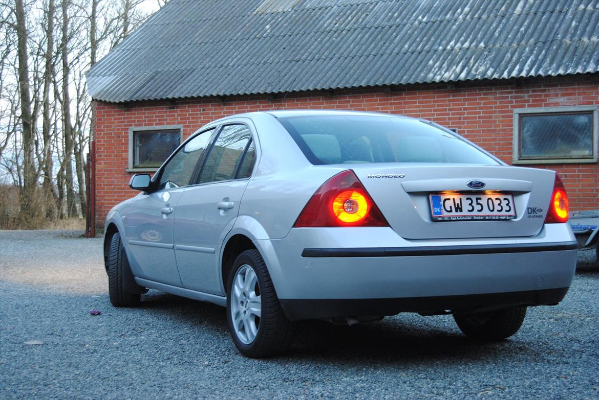 Ford Mondeo 2.0i Ghia billede 7