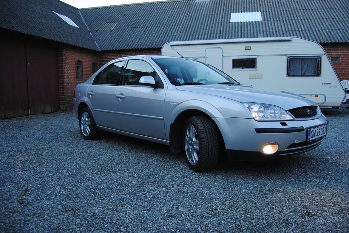 Ford Mondeo 2.0i Ghia billede 9