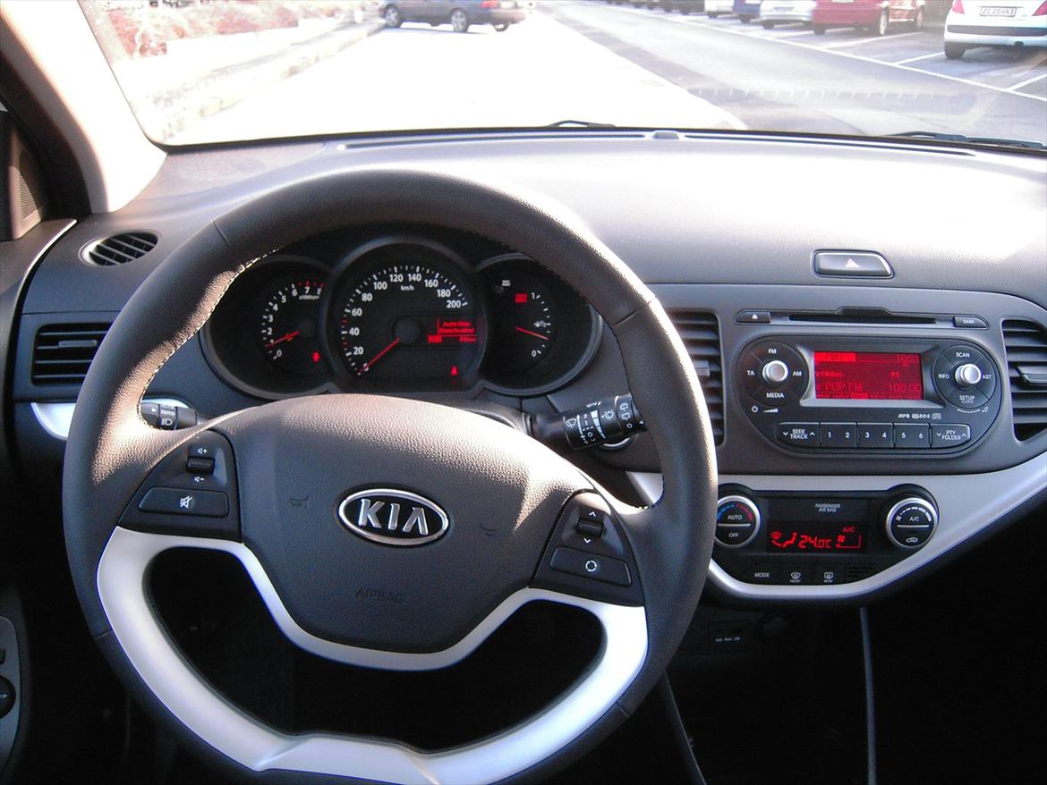 Kia Picanto Exclusive - Audio anlæg ratbetjent, klima anlæg og standard anlæg med aux/usb og Ipod billede 6