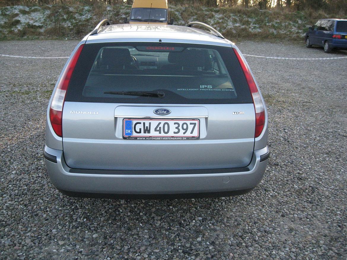 Ford mondeo TDCI st.car - nymalet bagkofanger på grund af for mange ridser billede 6