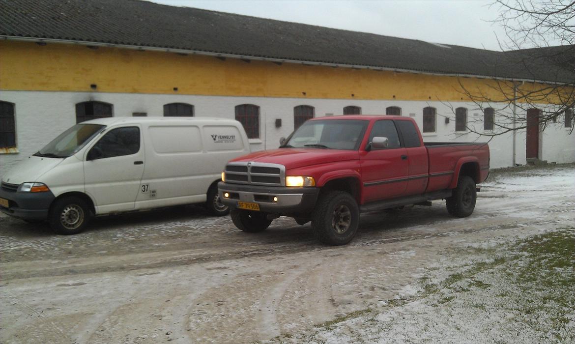 Dodge RAM 2500 4x4 long bed billede 1