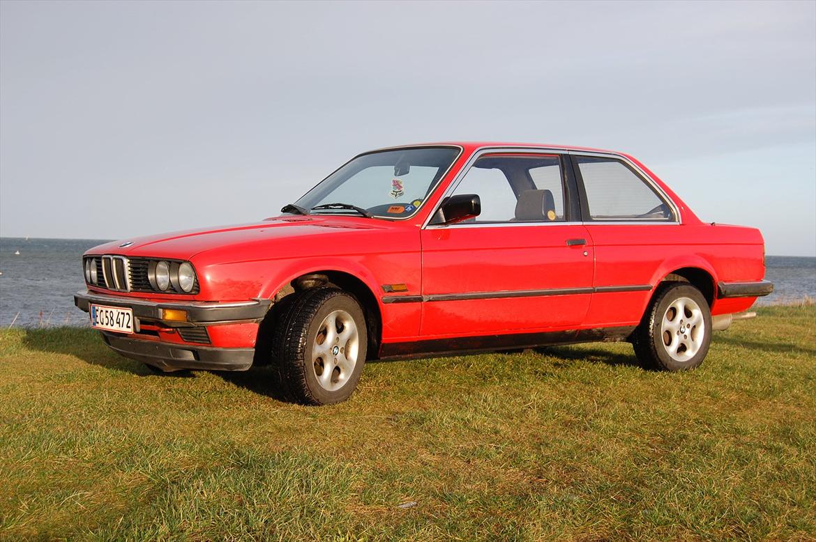 BMW E 30 316     SOLGT billede 14