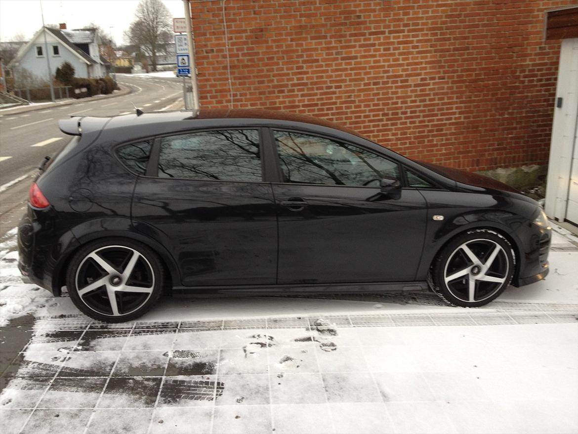 Seat Leon 2.0 TDI - som den står nu med vinterfælge billede 12