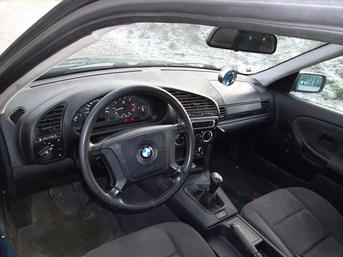 BMW E36 318i [SOLGT] billede 12