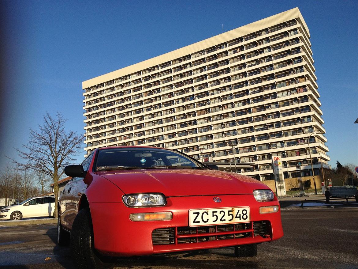 Mazda 323F billede 1