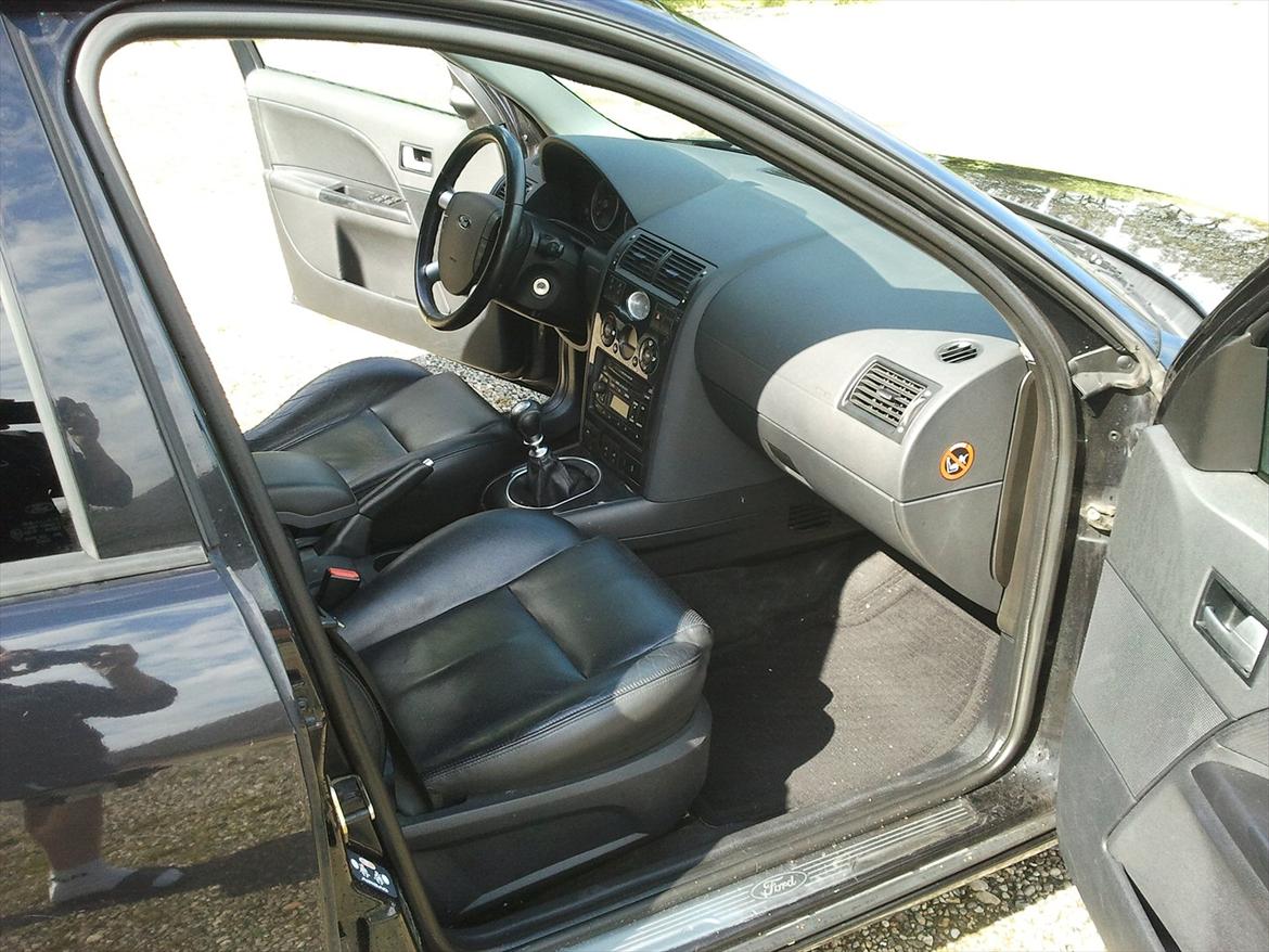 Ford Mondeo Stc. Ghia "Solgt" billede 11