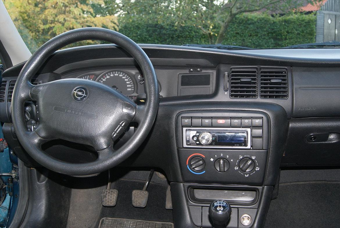 Opel Vectra B 1,8 (Solgt) billede 18