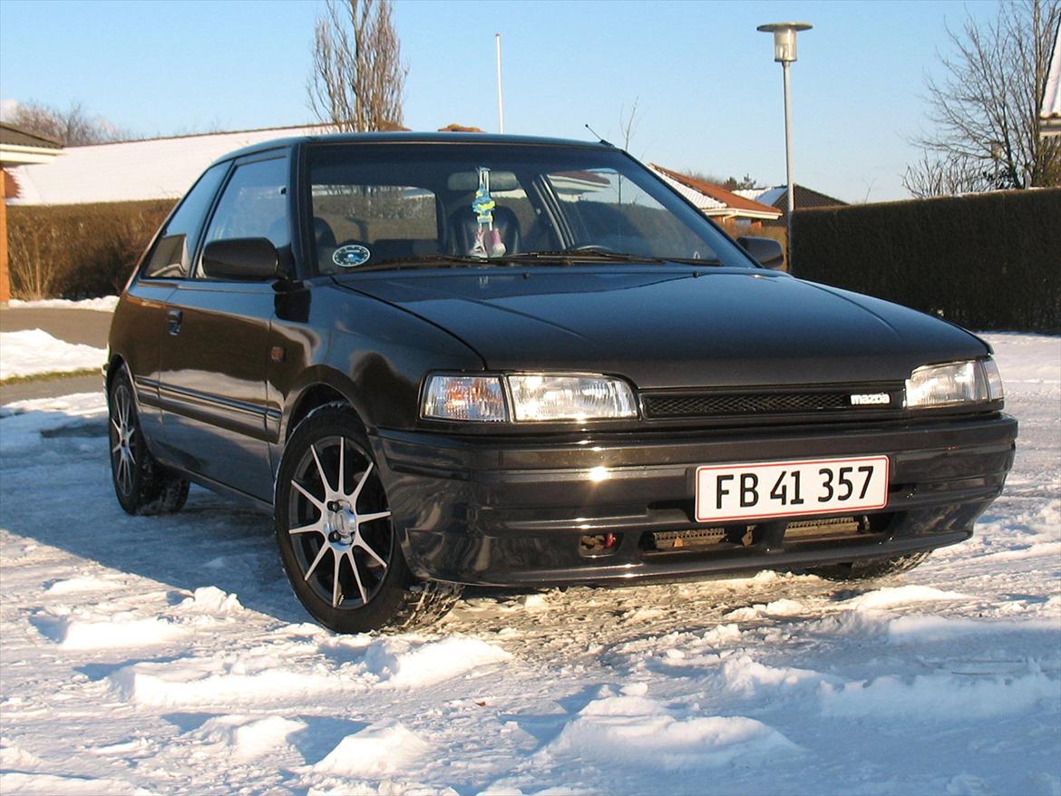 Mazda 323 BG Hatchback billede 1