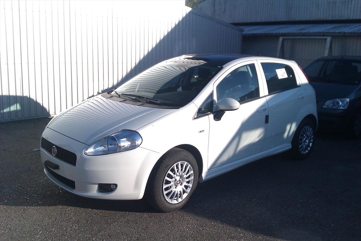 Fiat Grande Punto - Sådan så den ud da den kom fra fabrikken billede 15