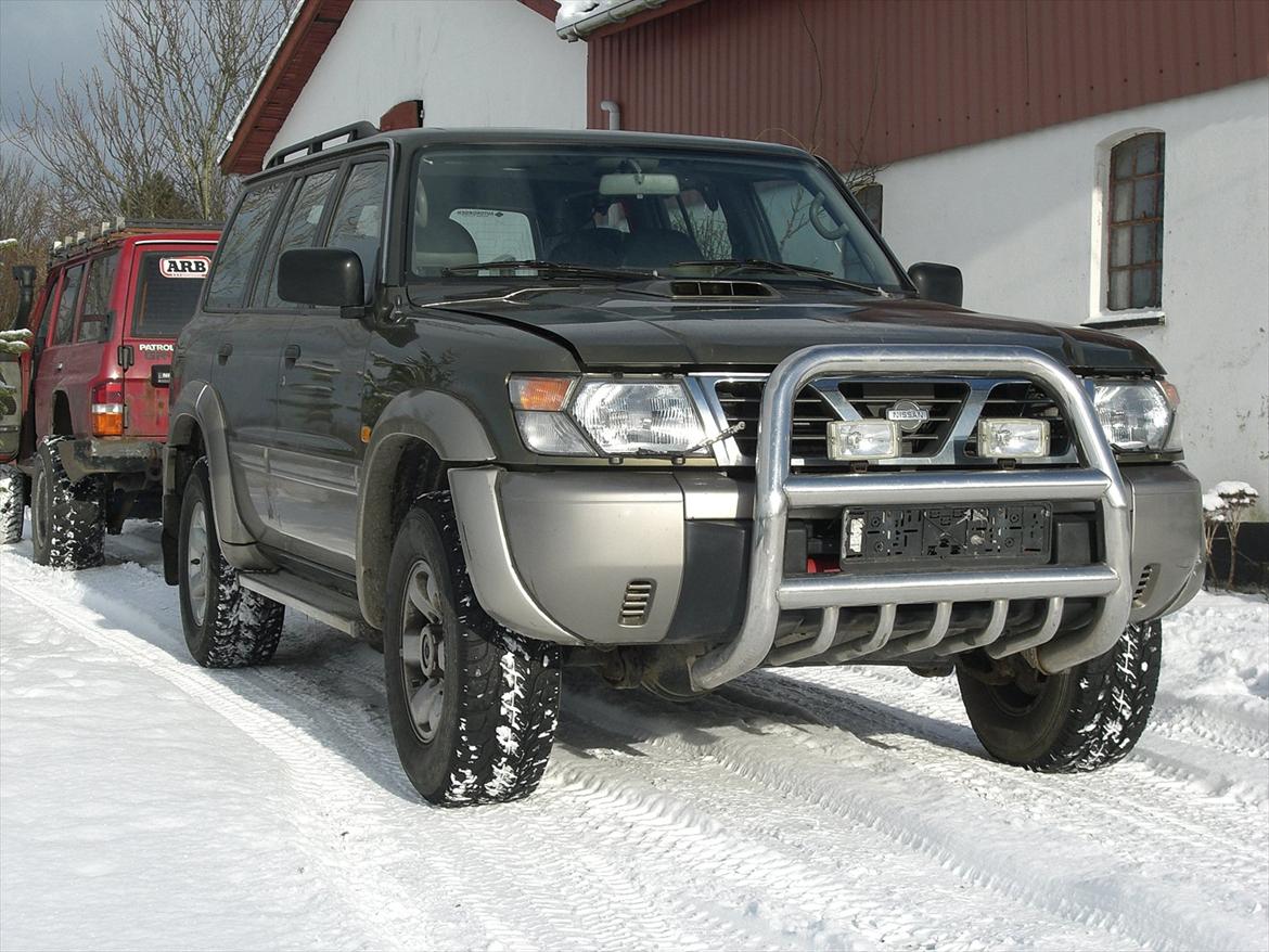 Nissan patrol td-6 bus - som den så ud da den kom hjem billede 1