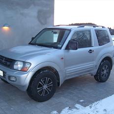Mitsubishi grand pajero