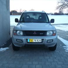 Mitsubishi grand pajero