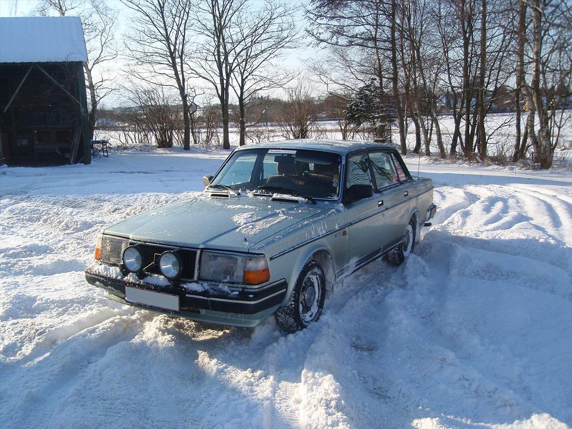 Volvo 240 GL Vinterbil billede 1
