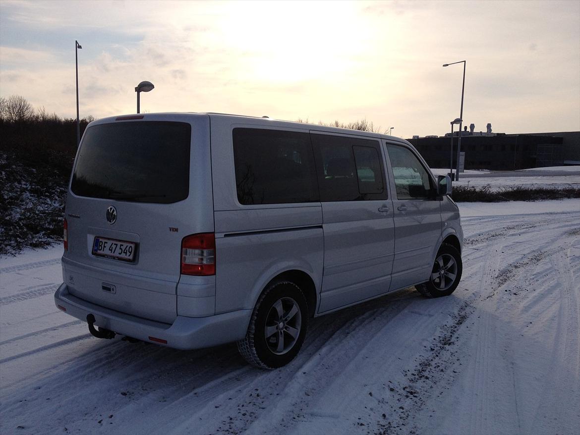 VW Multivan 2,5 TDI 174 hk Highline billede 6