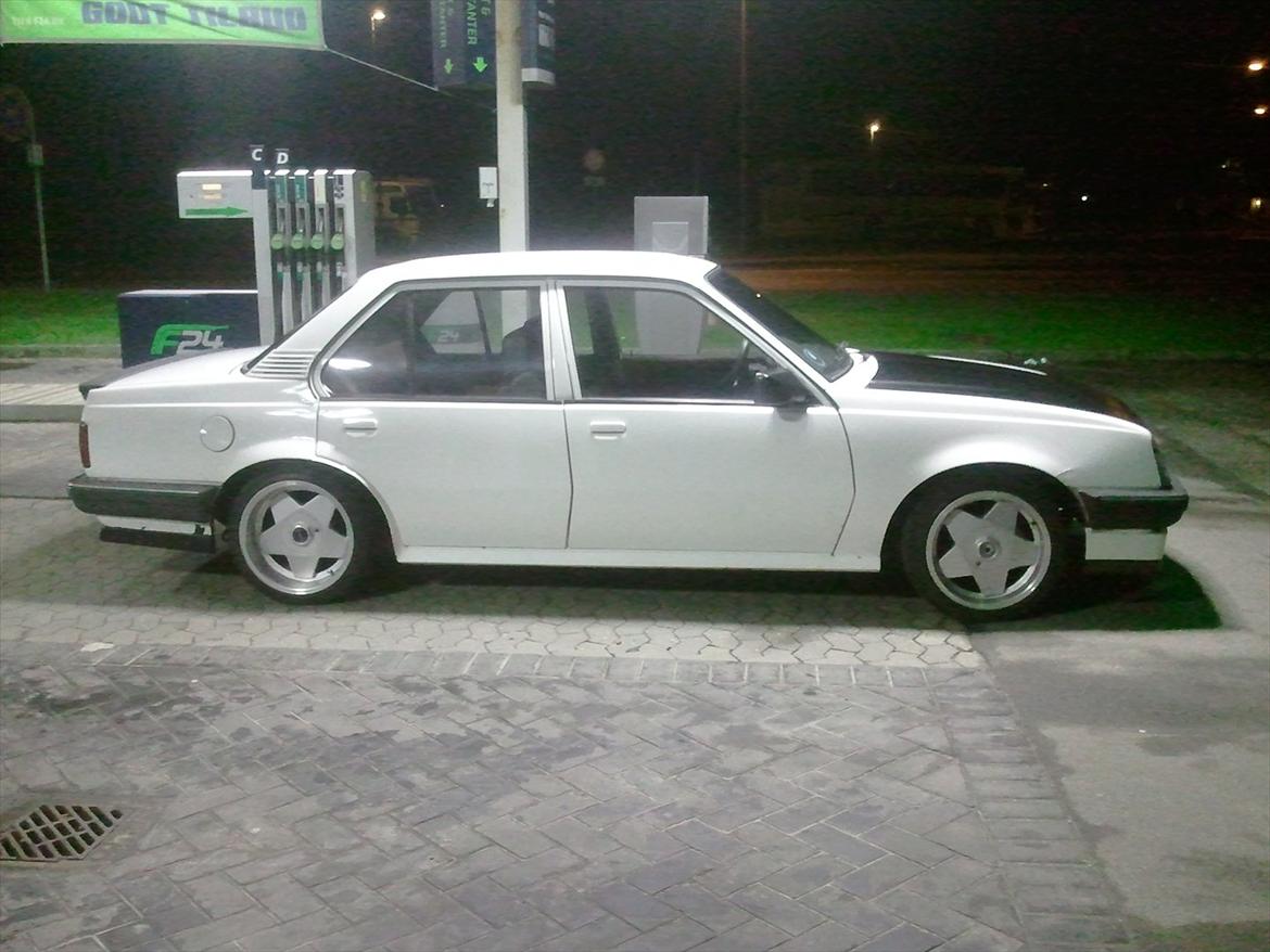 Opel Ascona C 16V [Tidl bil] billede 8