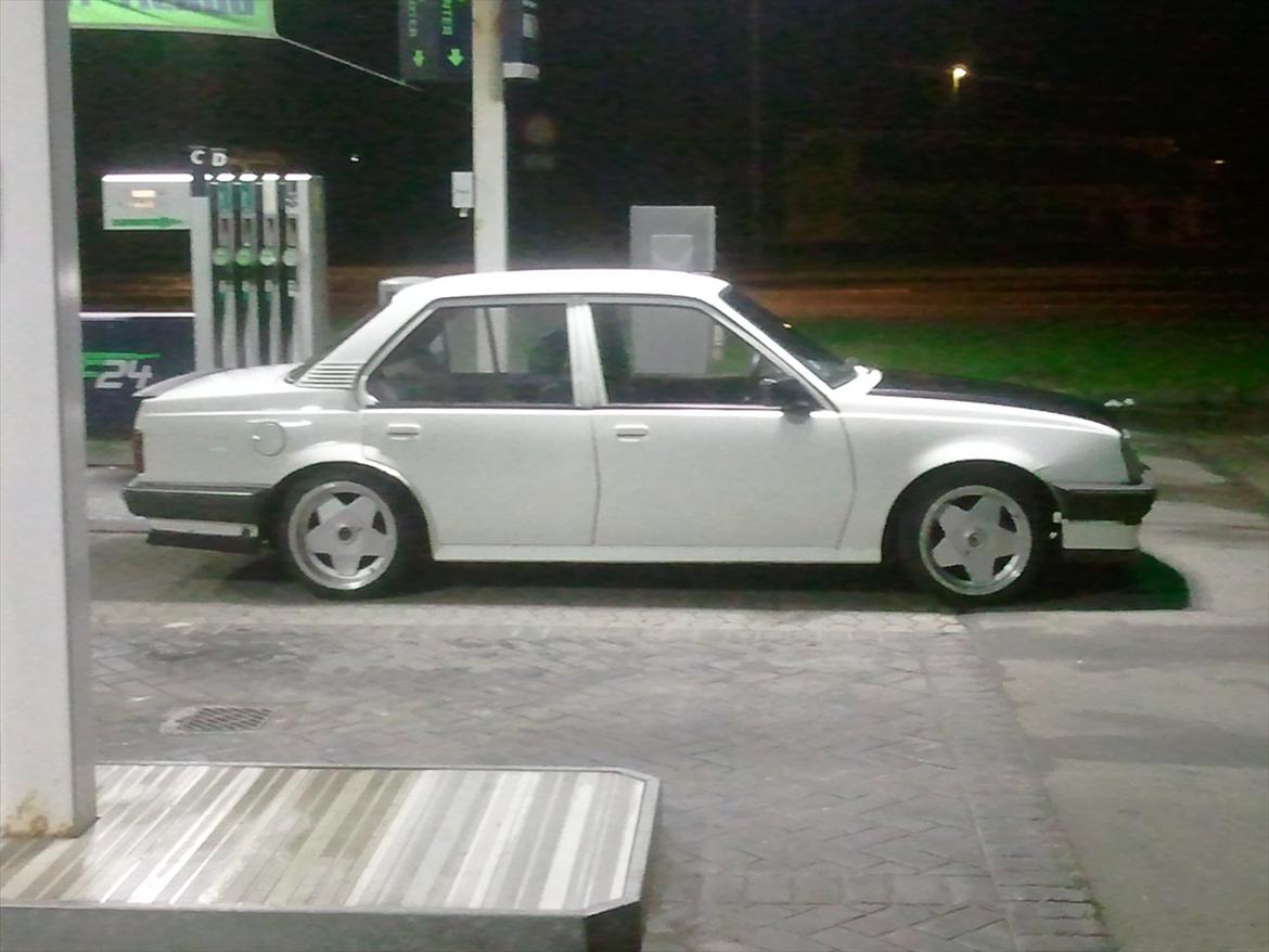 Opel Ascona C 16V [Tidl bil] billede 9