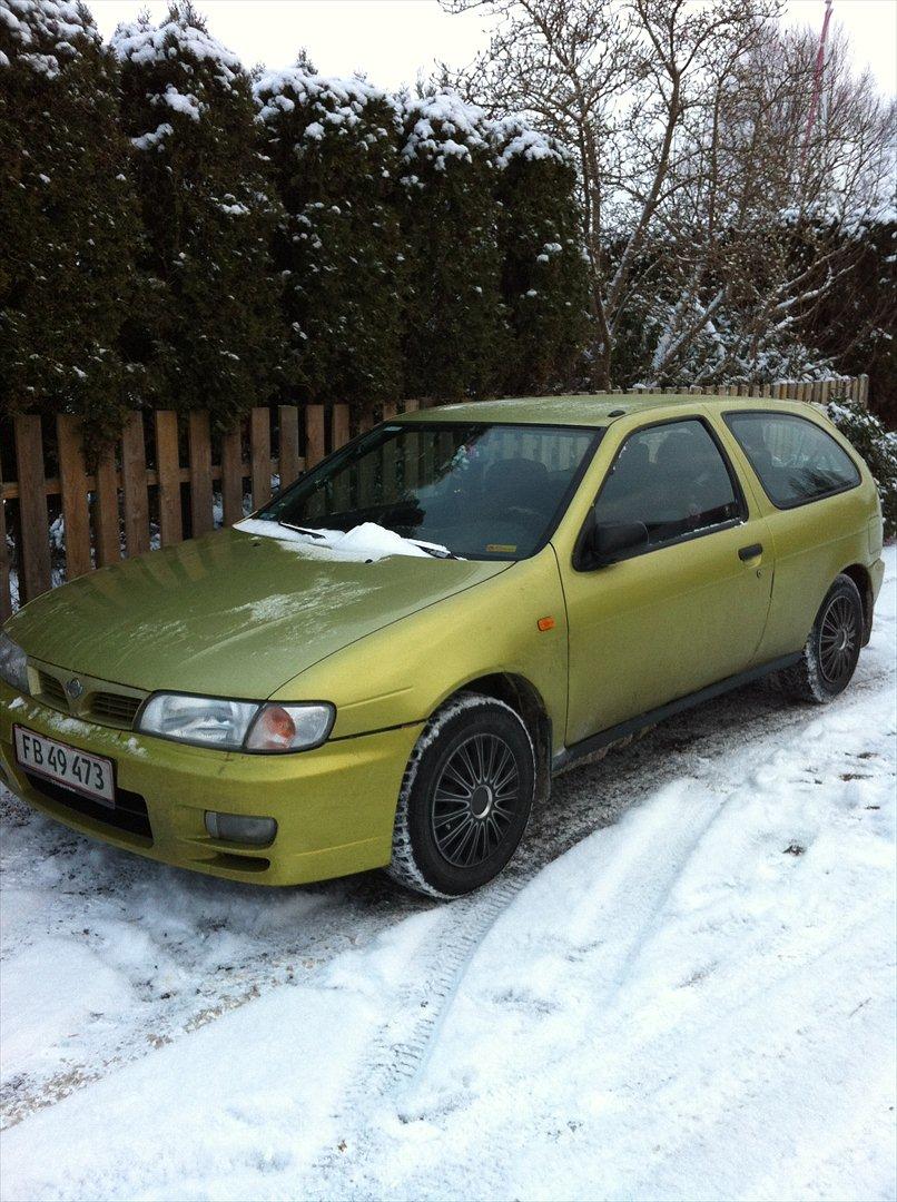 Nissan Almera 1.6 SR Solgt :'( <3  - Min lille vinter Almera <3 billede 15