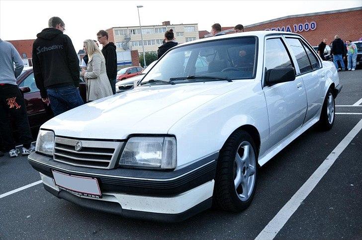 Opel Ascona C 16V [Tidl bil] - Et billede af bilen fra i sommer billede 13