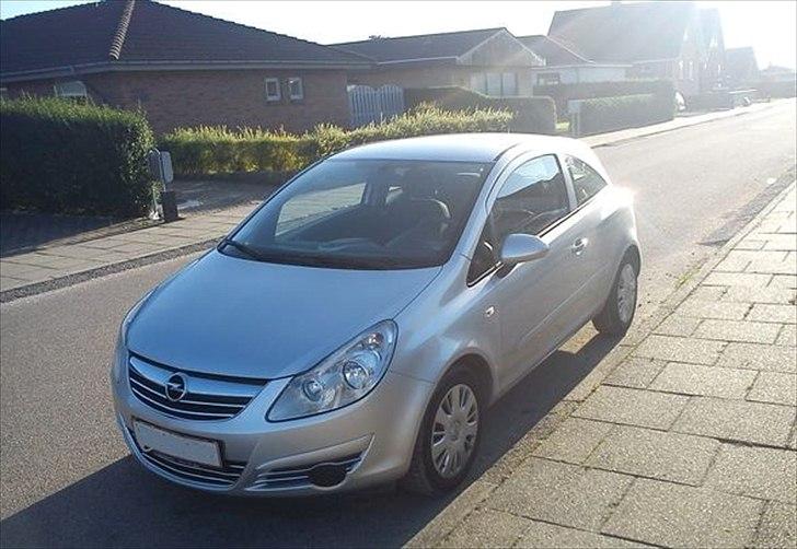 Opel Corsa 1.3 CDTI - Kort efter den var kommet fra forhandleren. billede 1