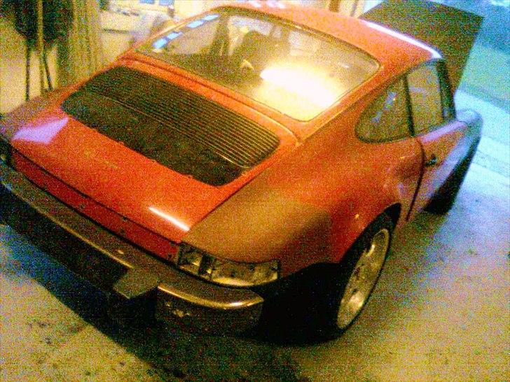 Porsche 911 - bilen inden den blev sænket og skilt af billede 4