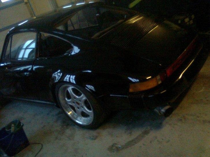 Porsche 911 - så fik jeg monteret lygter, mangler stadig ruder da de skal tones inden de ryger i. billede 9