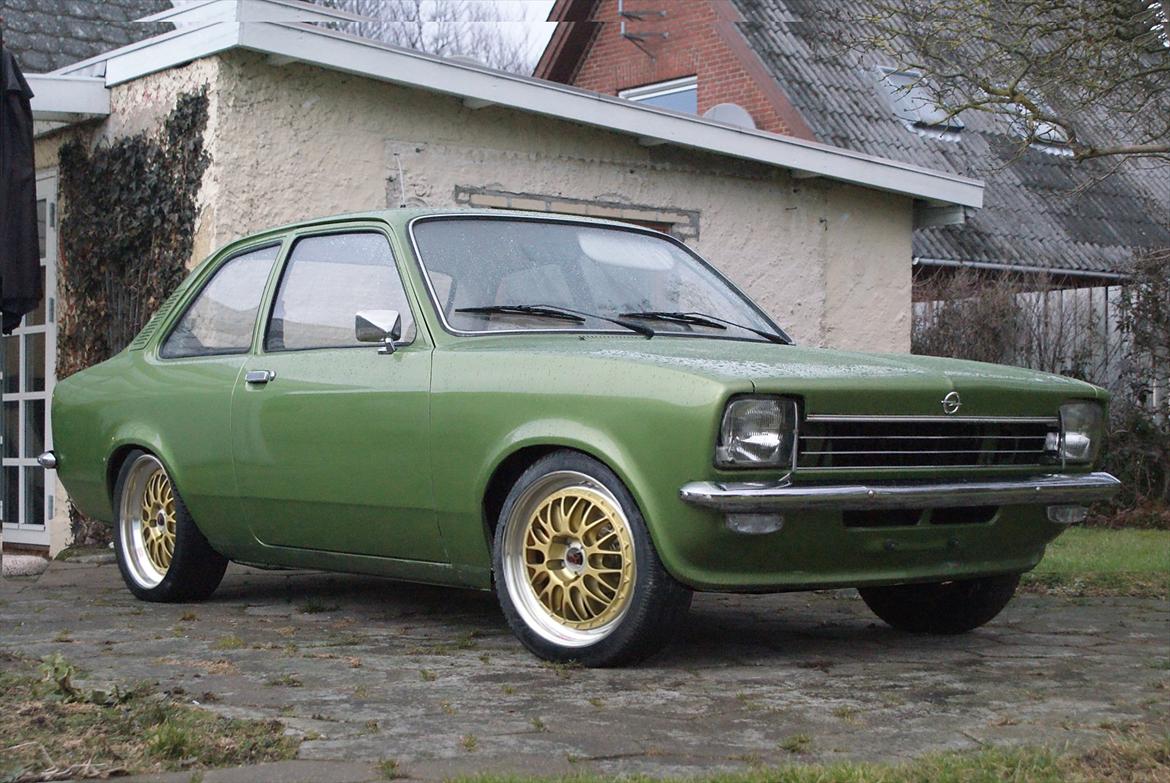 Opel Kadett C 74' - Drømmen er lidt at holde den i en grøn farve og så med nogle guld detaljer. billede 16