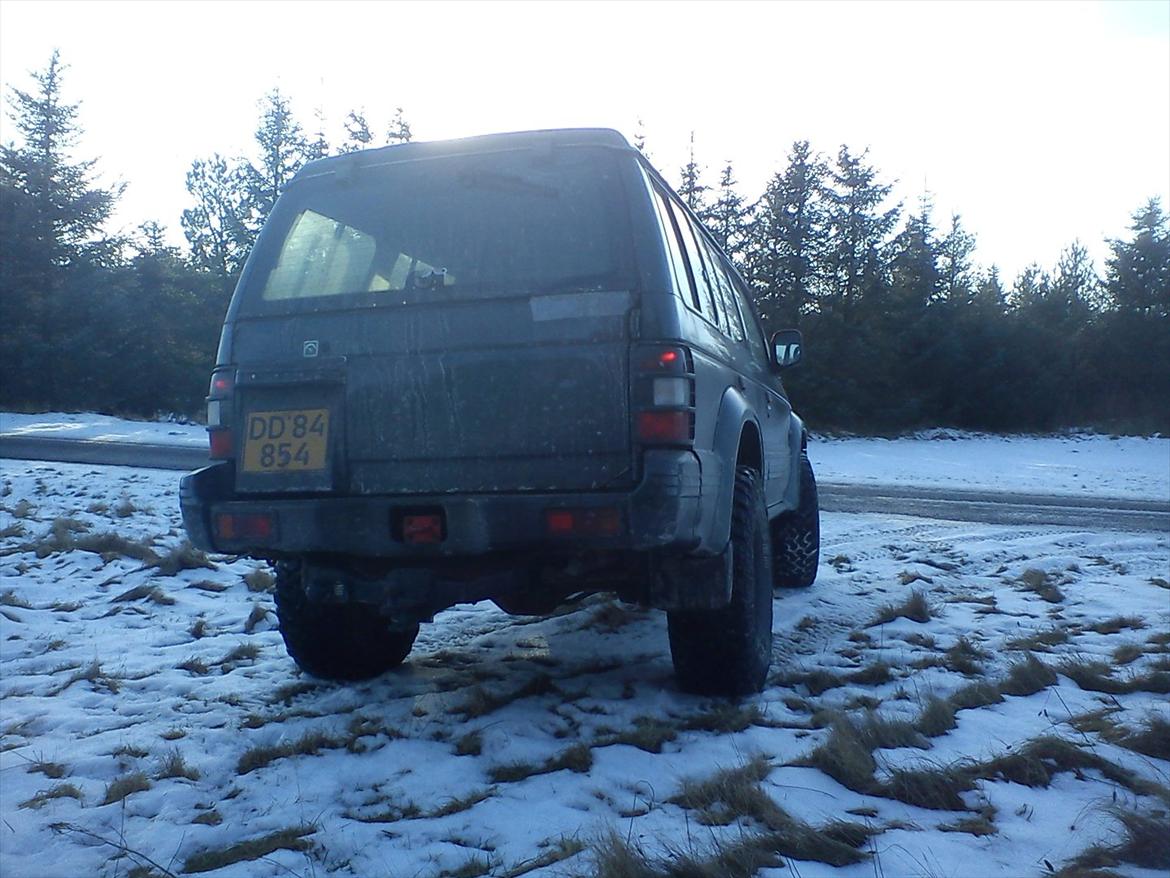 Mitsubishi Pajero 2,8 td Wagon - Kunne godt bruge en ny bagklap!! billede 3