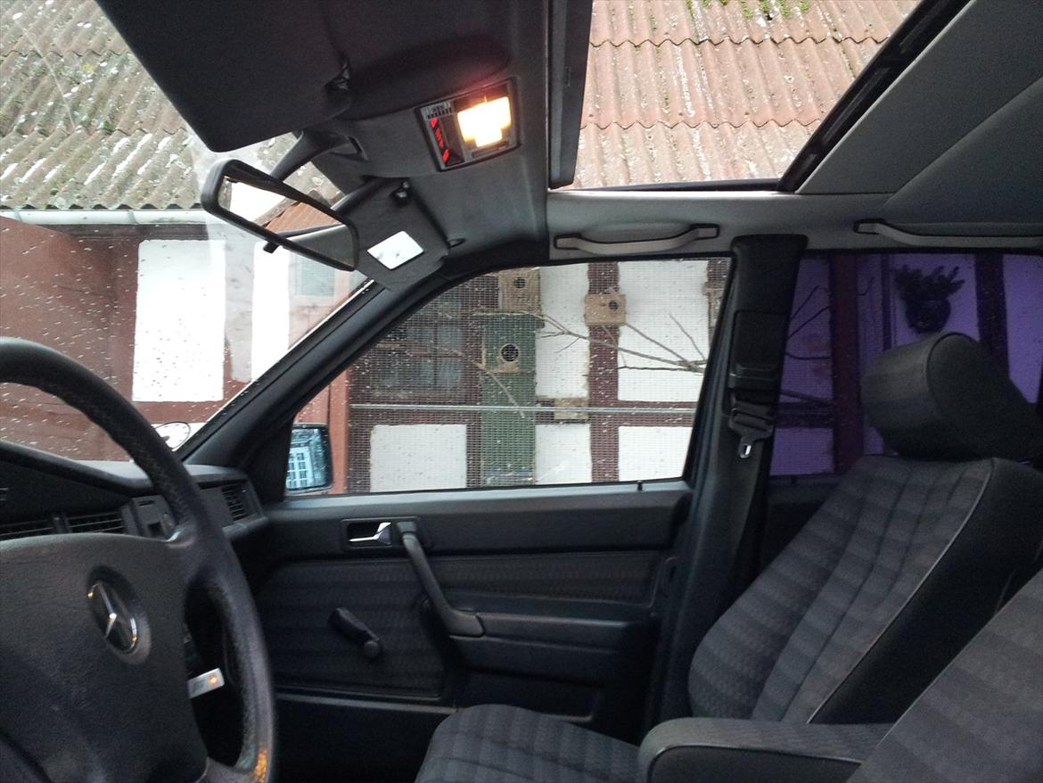 Mercedes Benz W201  190E  2,0 Aut billede 16