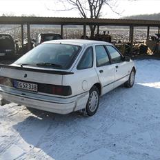 Ford sierra  deluxe 