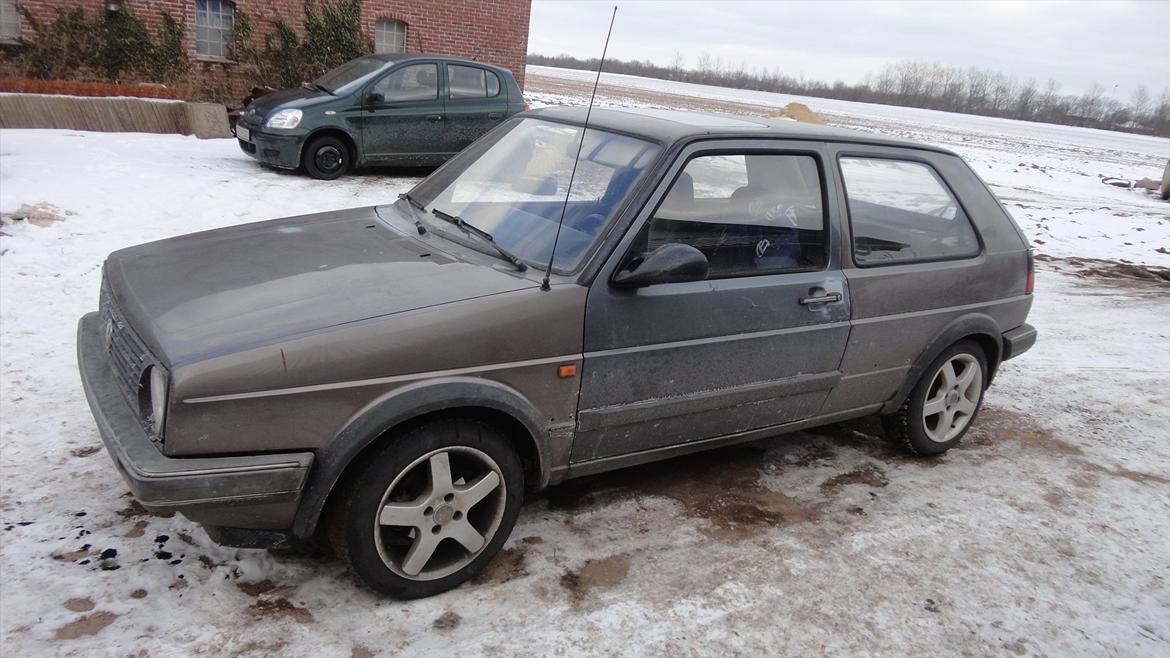 VW golf 2 GTD - har lige købt den så nu skal der snart pilles ved den
 billede 1