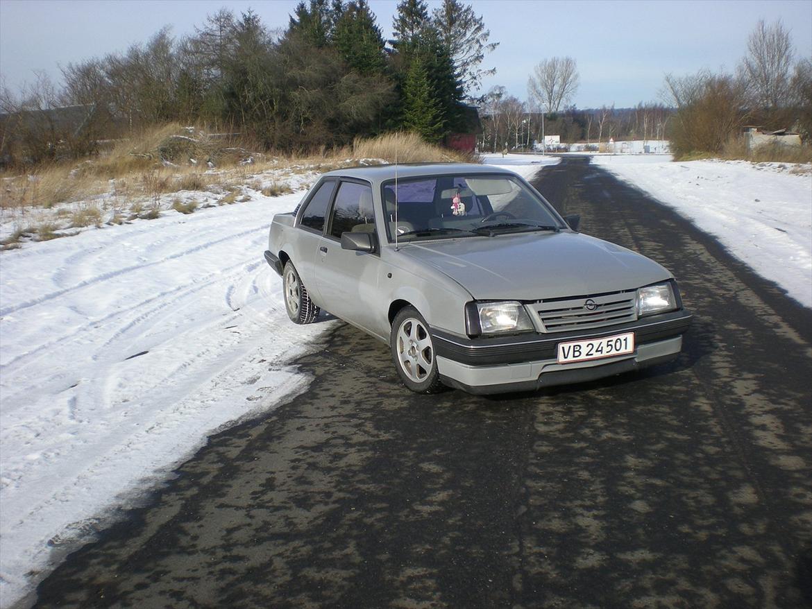 Opel Ascona C 1.6 SH Aut. billede 13