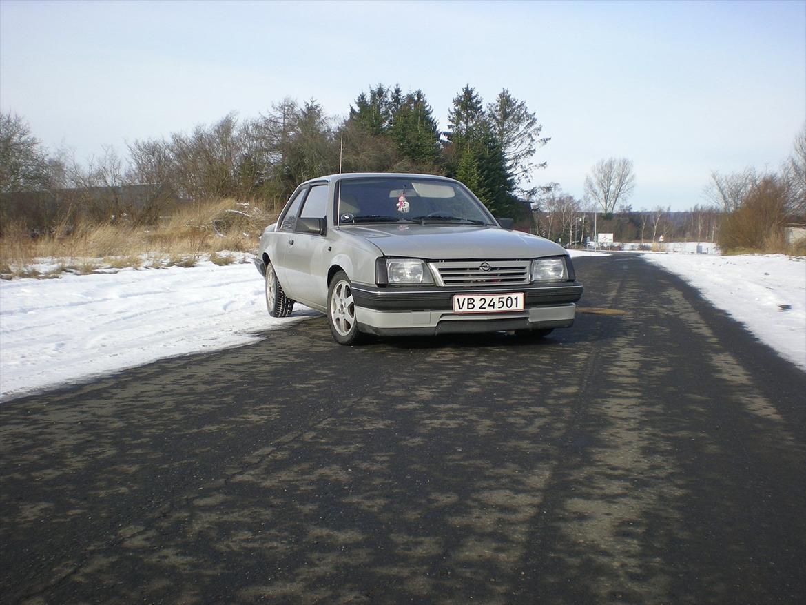 Opel Ascona C 1.6 SH Aut. billede 17