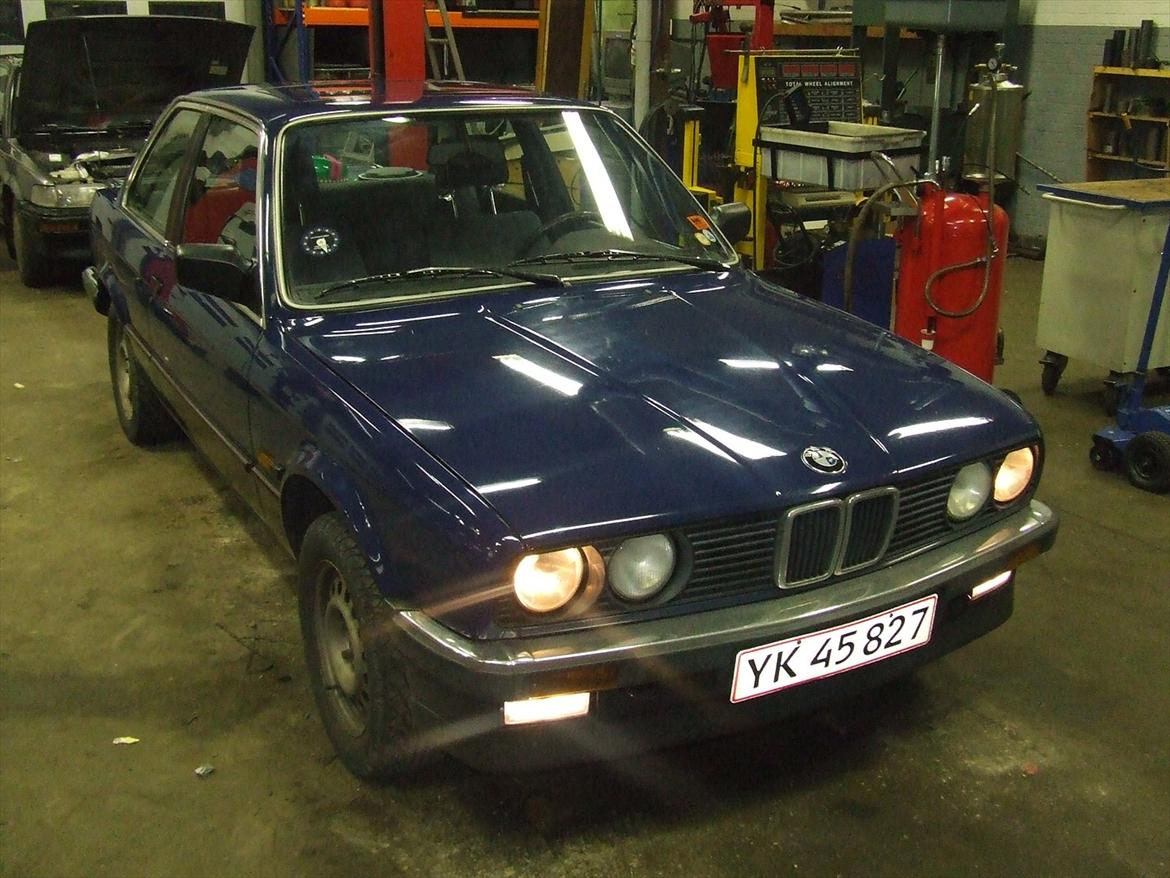 BMW 318 E30 (316) *solgt* billede 2