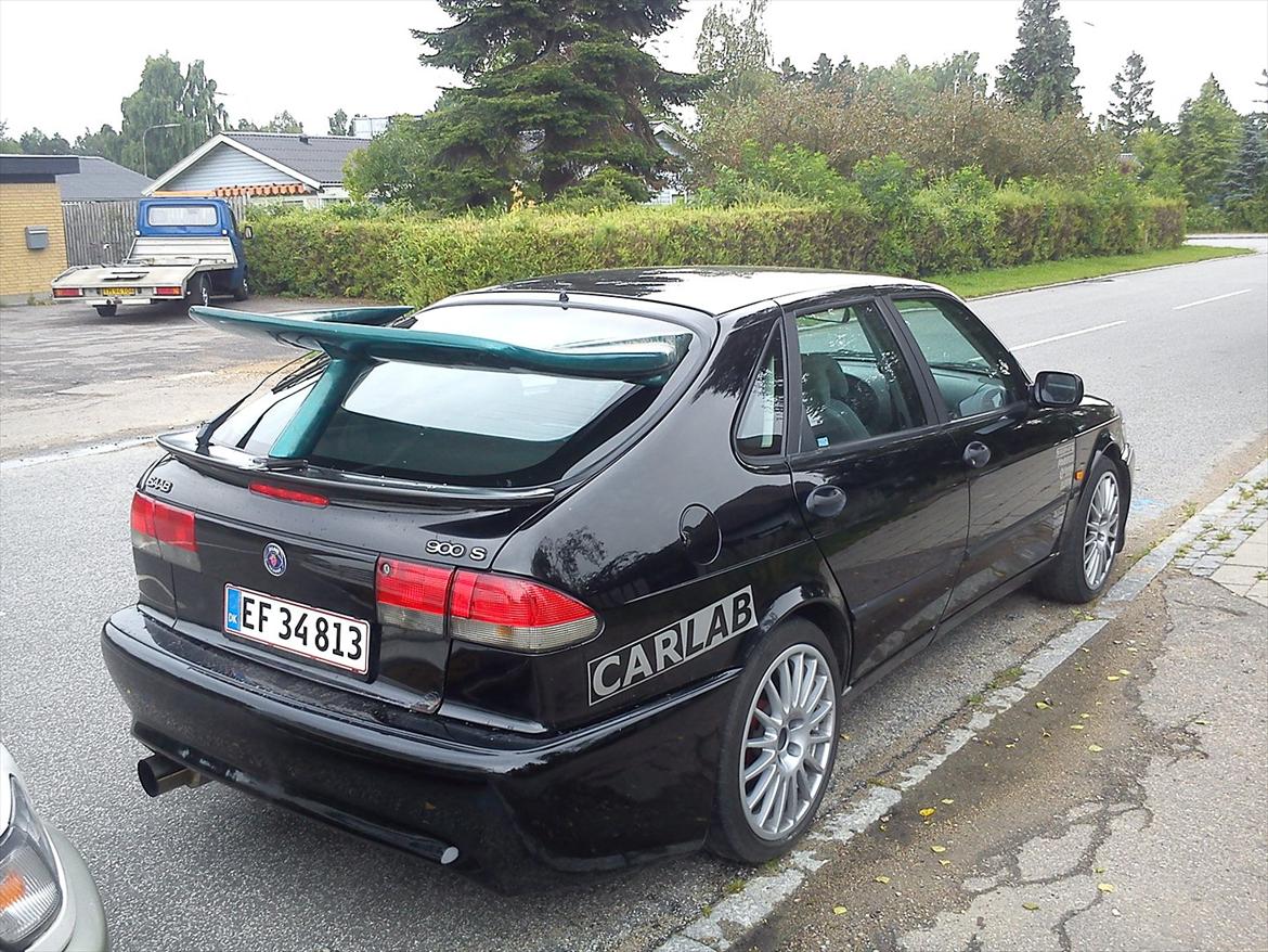 Saab 900 - lånte lige en spoile og skulle se hvordan det så ud :D billede 10