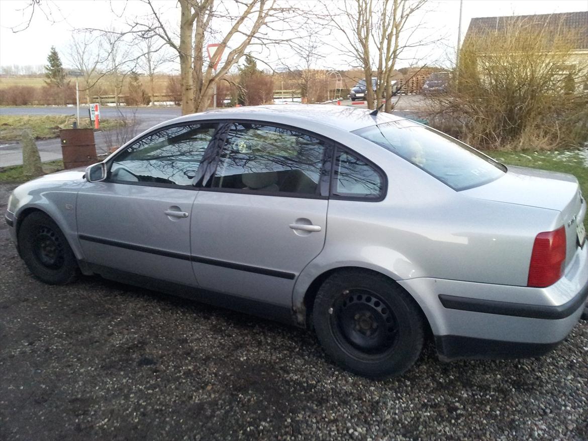 VW passat 1,6 limousine billede 2