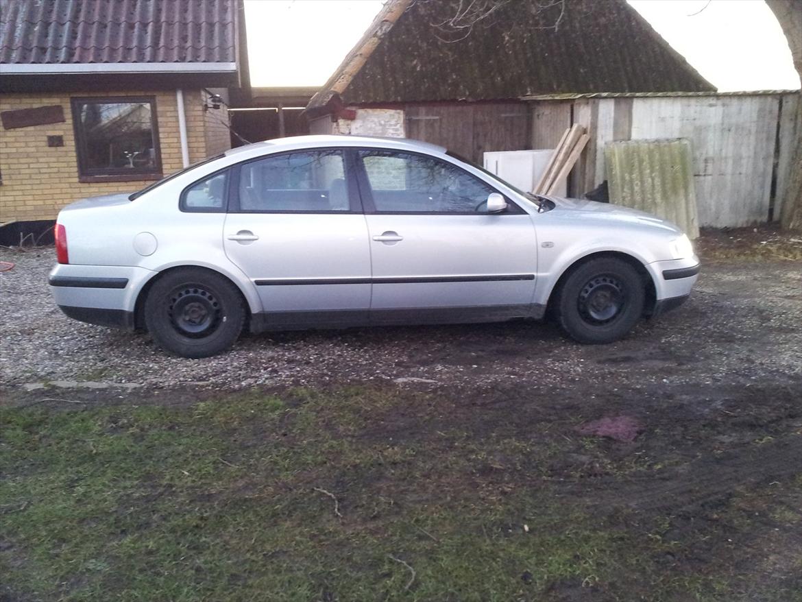 VW passat 1,6 limousine billede 5