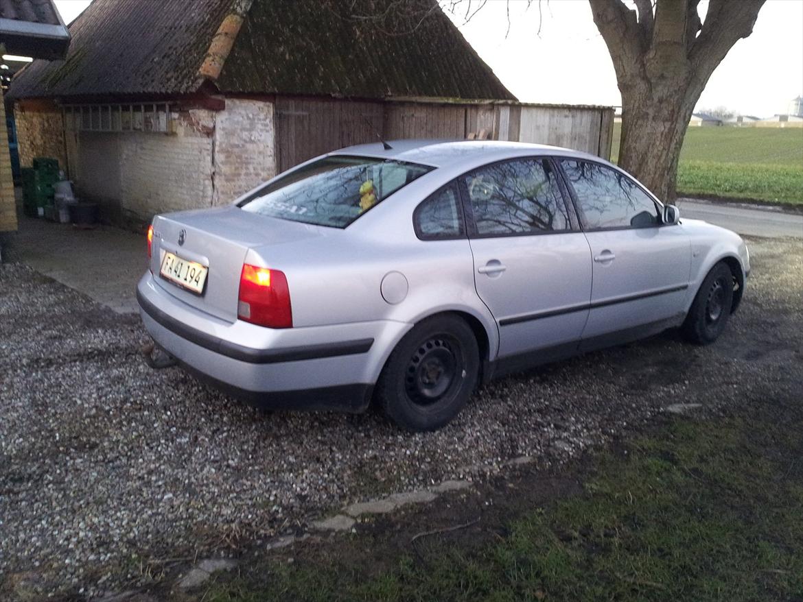 VW passat 1,6 limousine billede 6