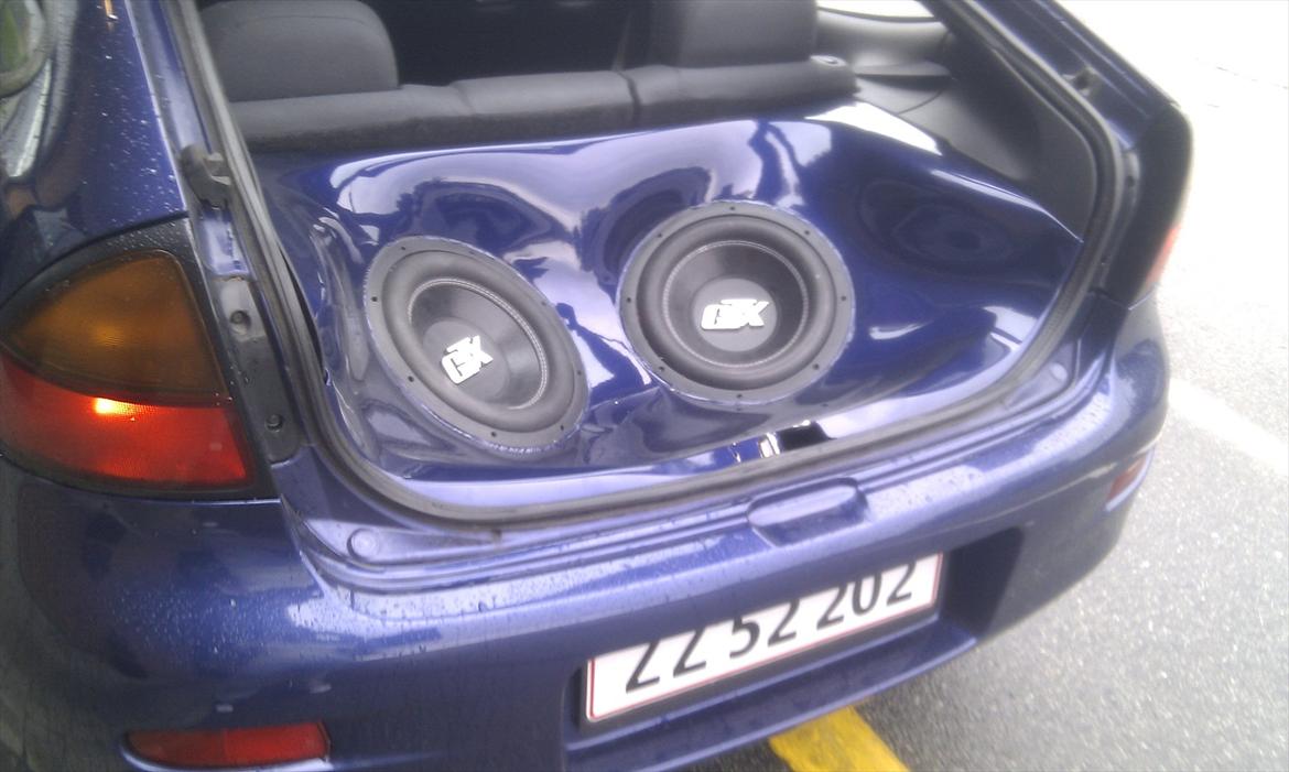 Mazda 323C billede 16