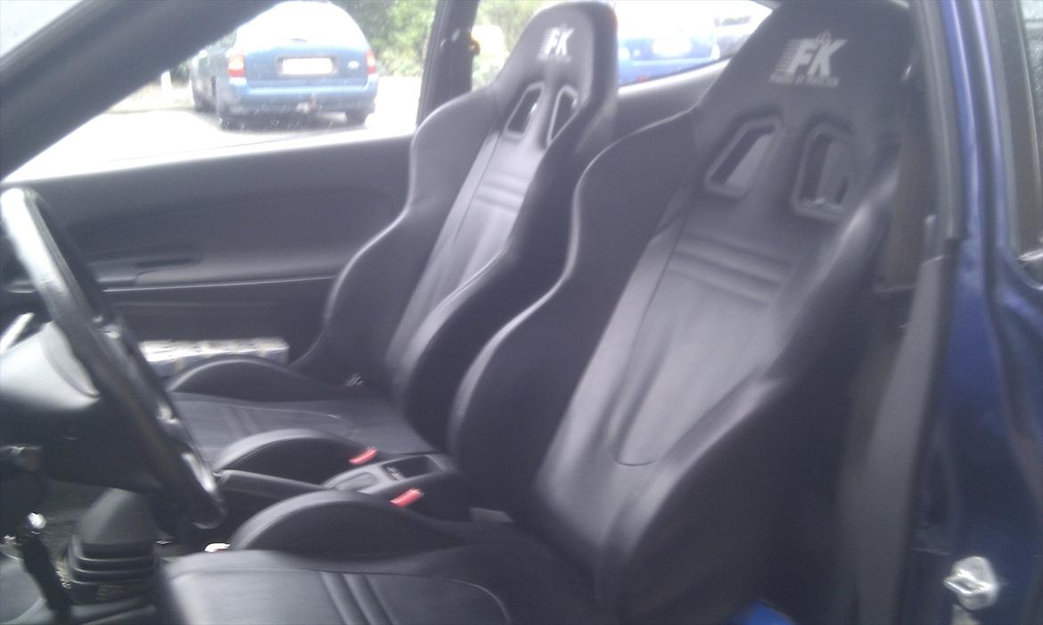 Mazda 323C billede 17