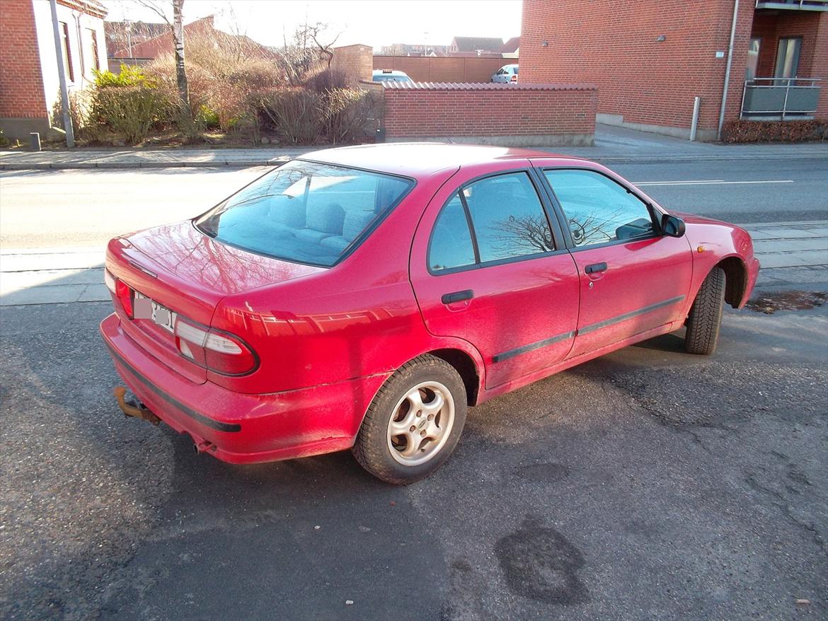 Nissan almera n15  taget af politi billede 6