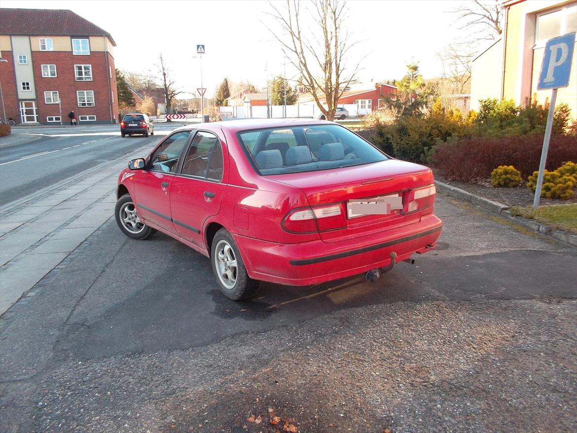 Nissan almera n15  taget af politi billede 3