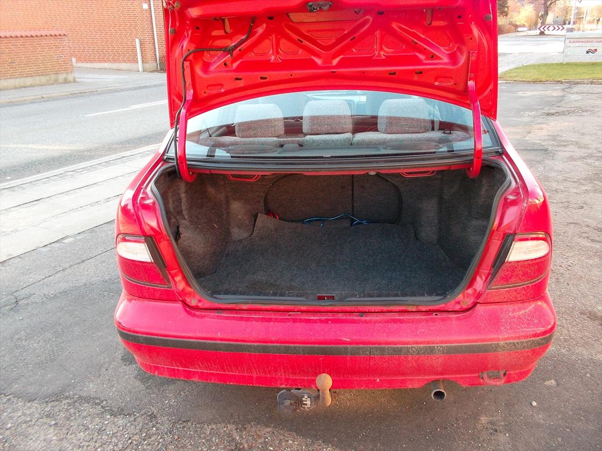 Nissan almera n15  taget af politi billede 7